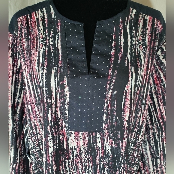 Valerie Stevens Navy and Pink VNeck Blouse Sz XL - Picture 2 of 10